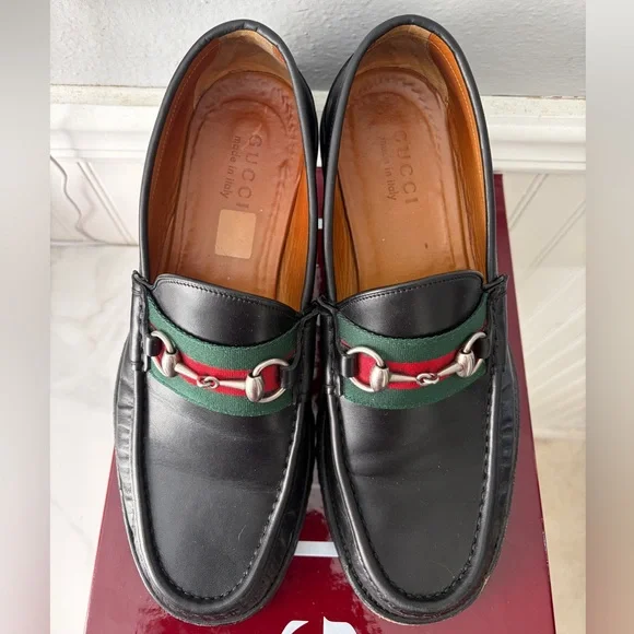 Gucci Black Leather Loafers with Green and Red Accents - Picture 2 of 6